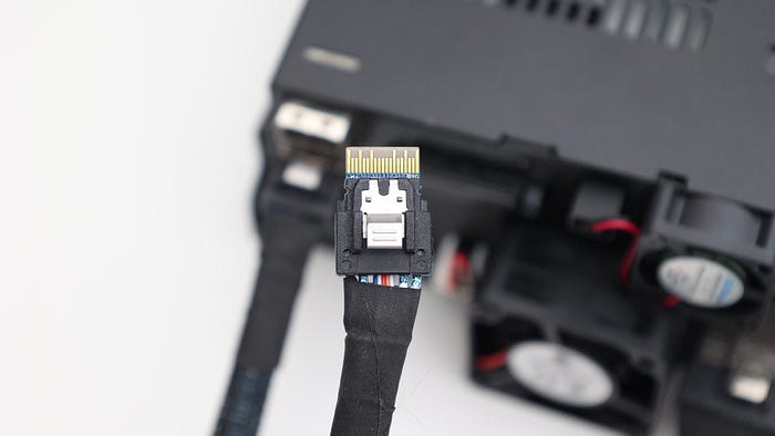 當我買了 U.2 SSD,然後呢?連接 U.2/U.3 SS 當我買了 U.2 SSD,然後呢?連接 U.2/U.3 SS