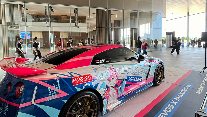 EVOS Esports team and Starla x Roar branding