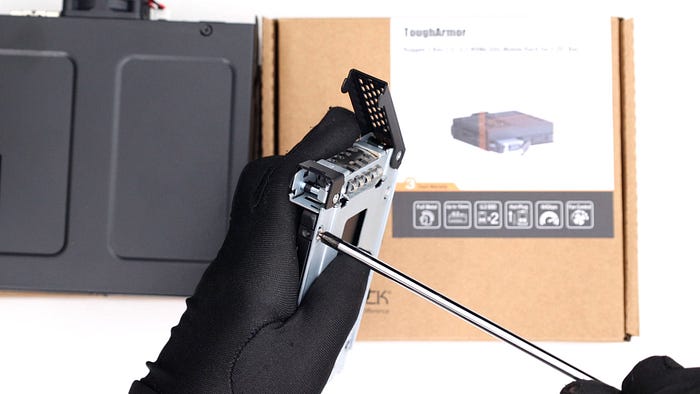 當我買了 U.2 SSD,然後呢?連接 U.2/U.3 SS 當我買了 U.2 SSD,然後呢?連接 U.2/U.3 SS