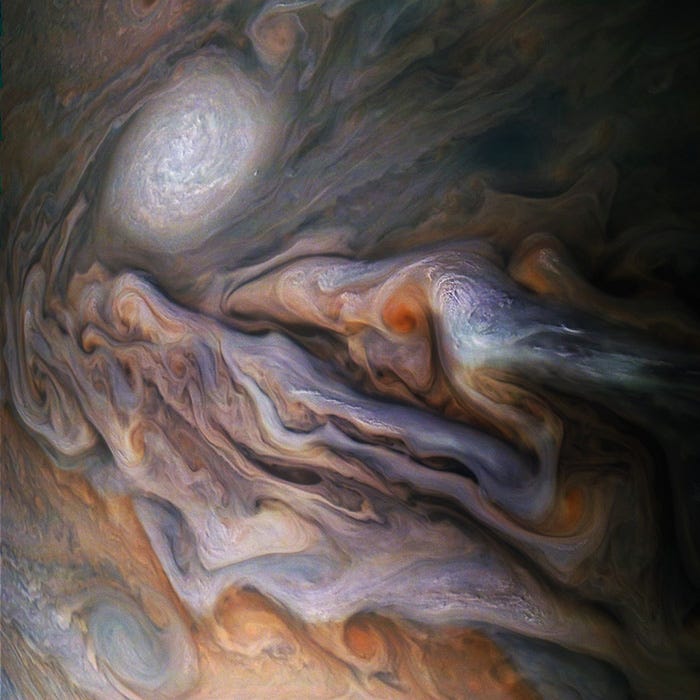 Una variabile misteriosa / Delfini su Giove? / Come misurare la massa della Terra con i neutrini