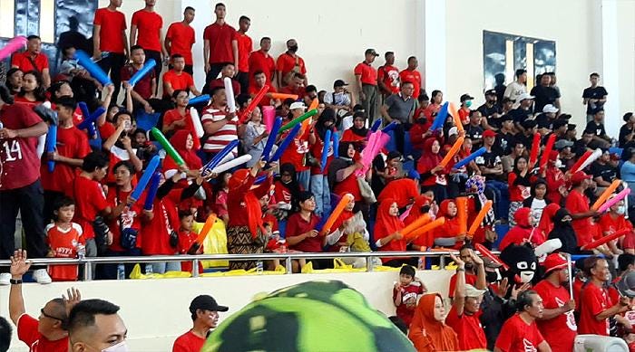 Cikal bakal suporter BIN hadir saat final Livoli Divisi I 2022 di Tabanan, Bali, digelar. Istimewa