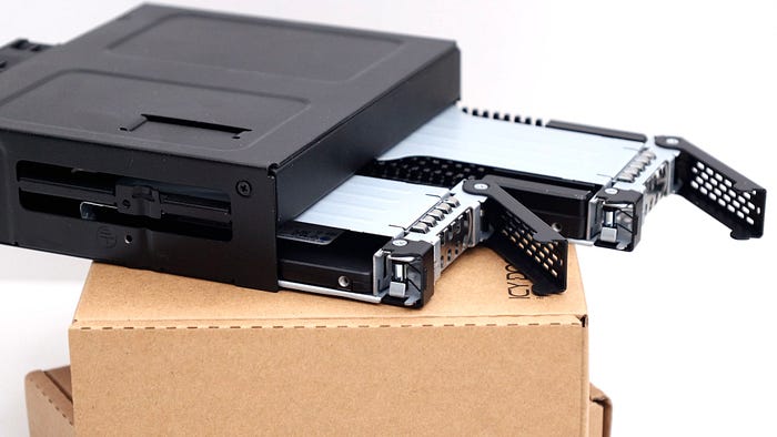當我買了 U.2 SSD,然後呢?連接 U.2/U.3 SS 當我買了 U.2 SSD,然後呢?連接 U.2/U.3 SS