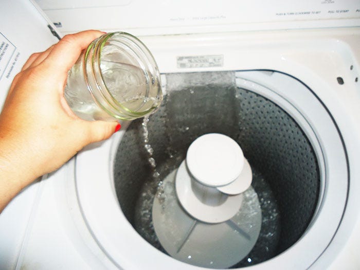 How Much Vinegar Should You Use In Your Washing Machine? A