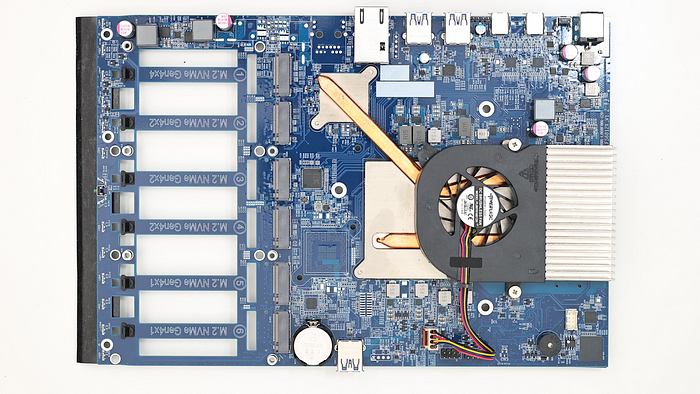 ASUSTOR FS68 系列依舊一支獨秀，12 支 M.2、雙 USB4、雙 10GbE、PCIe Gen4