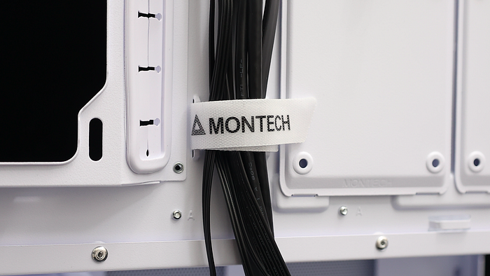 散熱進化 Montech SKY TWO GX 前置預裝三顆 散熱進化 Montech SKY TWO GX 前置預裝三顆