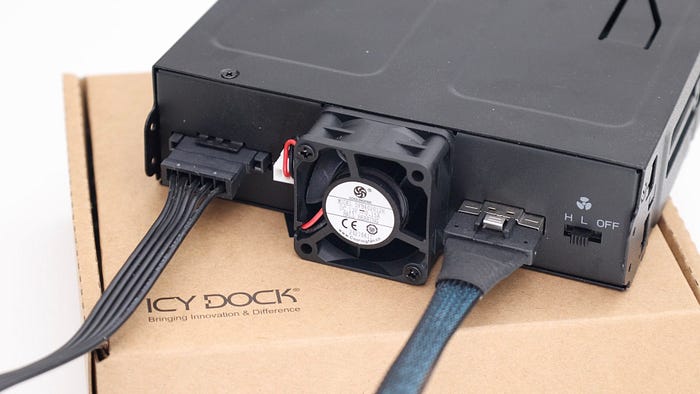 當我買了 U.2 SSD,然後呢?連接 U.2/U.3 SS 當我買了 U.2 SSD,然後呢?連接 U.2/U.3 SS