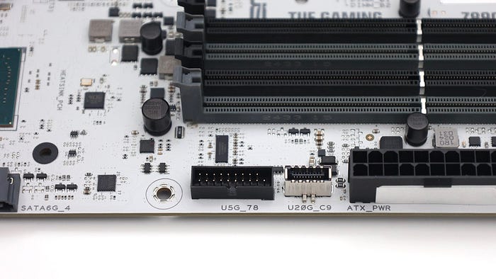 萬元出頭的銀白主機板 ASUS TUF GAMING Z890-PRO WIFI