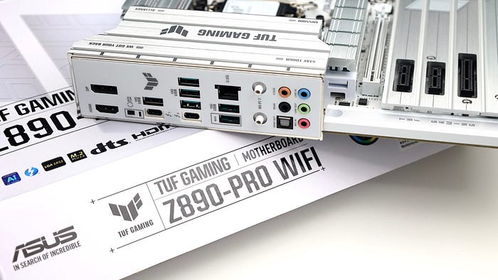 萬元出頭的銀白主機板 ASUS TUF GAMING Z890-PRO WIFI