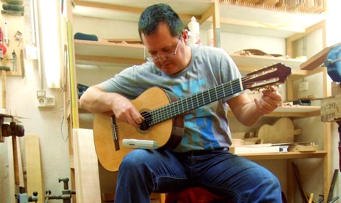 Čarobnjak za gitare iz Kozarske ulice