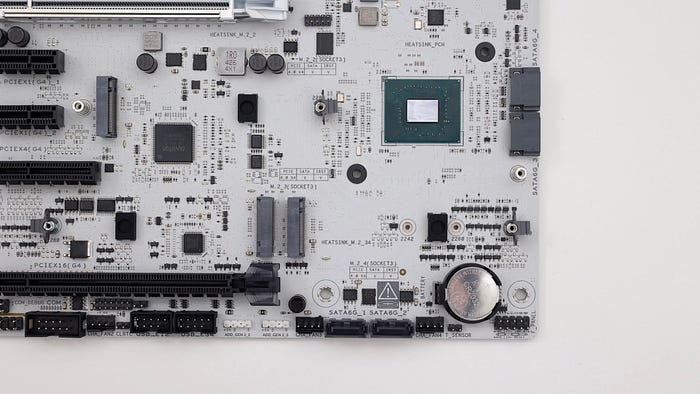 萬元出頭的銀白主機板 ASUS TUF GAMING Z890-PRO WIFI