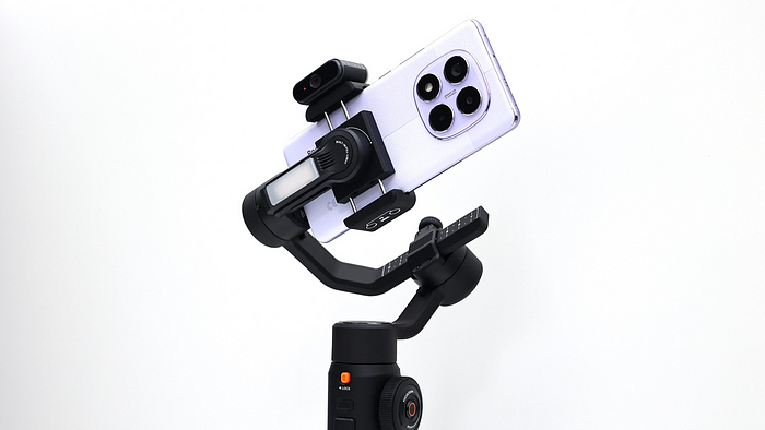裝上智慧追蹤後，拍攝更便利 Zhiyun Smooth 5S AI