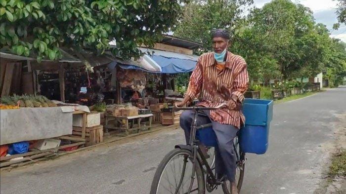 Ilustrasi pedagang yang melewati rumah ayah. Sumber : internet