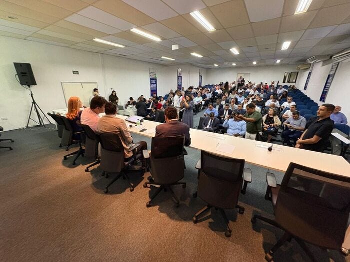 PREFEITOS DE PERNAMBUCO PARTICIPAM DE ASSEMBLEIA EXTRAORDINÁRIA CONVOCADA PELA AMUPE NO RECIFE.