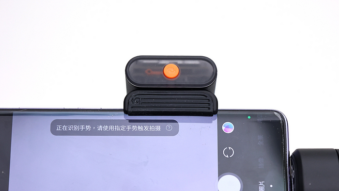 裝上智慧追蹤後，拍攝更便利 Zhiyun Smooth 5S AI