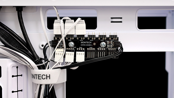 散熱進化 Montech SKY TWO GX 前置預裝三顆 散熱進化 Montech SKY TWO GX 前置預裝三顆