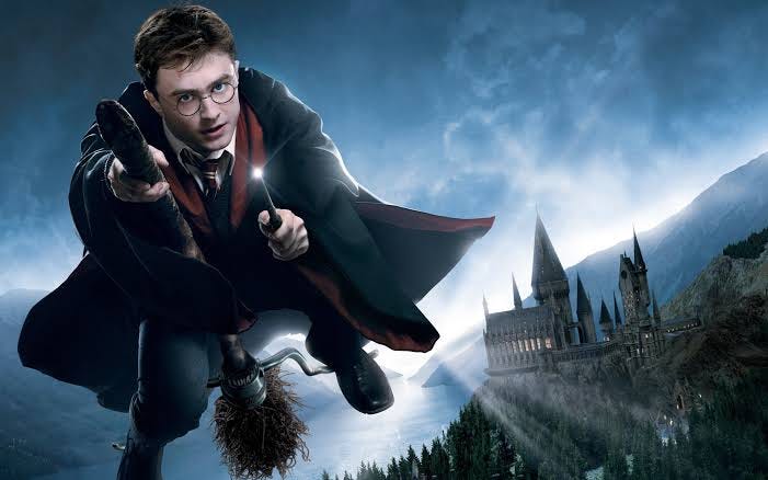 PDF) Transmídia Storytelling e o Mundo Mágico de Harry Potter