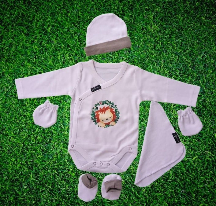 Organic Newborn Baby Clothes - Aaavio - Medium