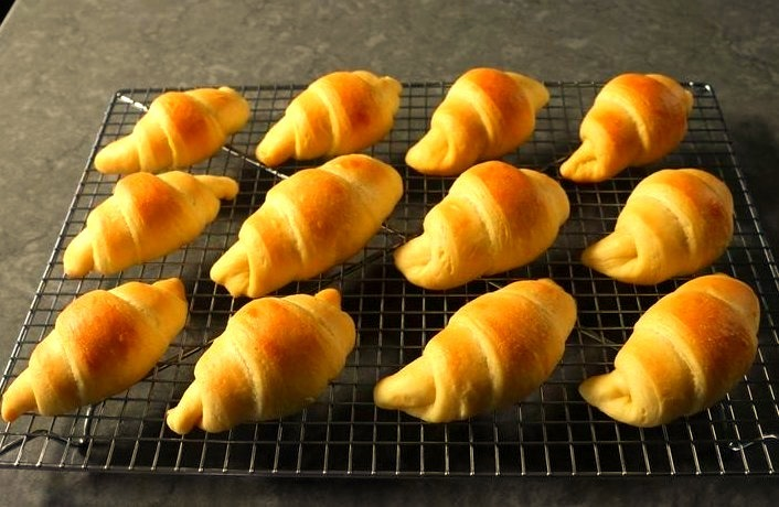 Butterhorn Dinner Rolls — Yeast Bread