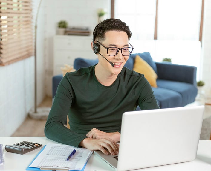 Understand Economics with Clear, Expert Guidance
