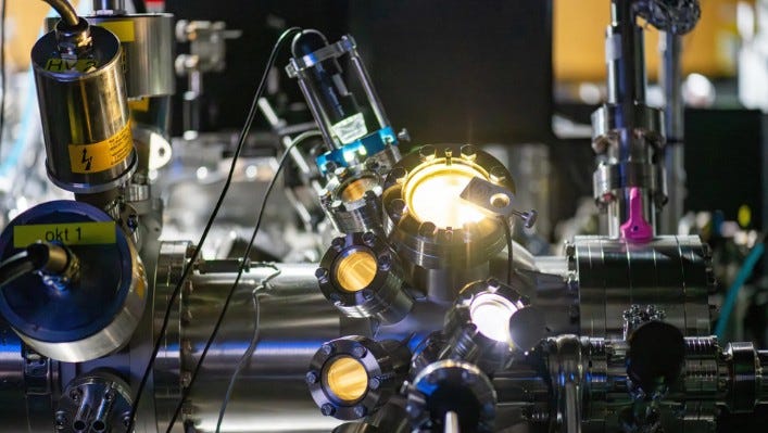 The Quantum Leap: Leading Companies in Quantum Computing (October 2025 Update)