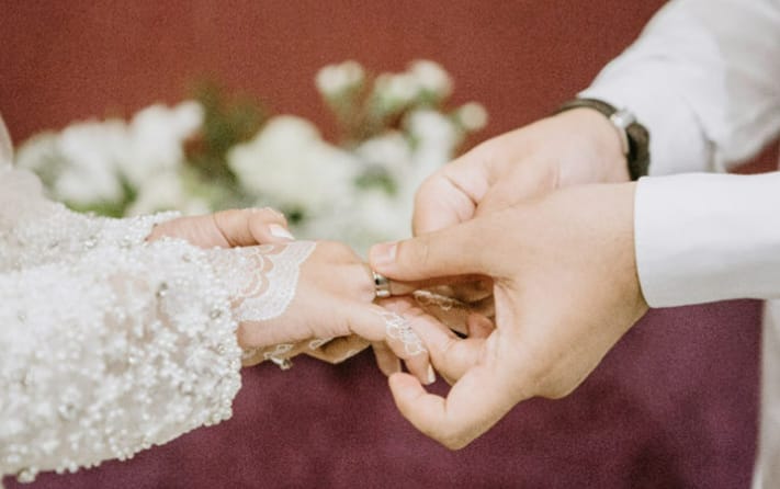 Menikah Bukan Sekadar Sah : Refleksi atas Fenomena Nikah Tak Tercatat dan Cita-Cita Keluarga…