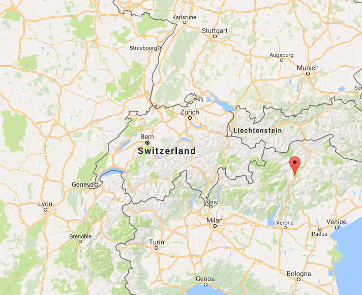 En el mapa, señalada la ciudad italiana de Tramin an der Weinstraße (Tramin o Termeno). Al centro y arriba, se puede ubicar la ciudad francesa de Strasbourg, capital de Alsace.