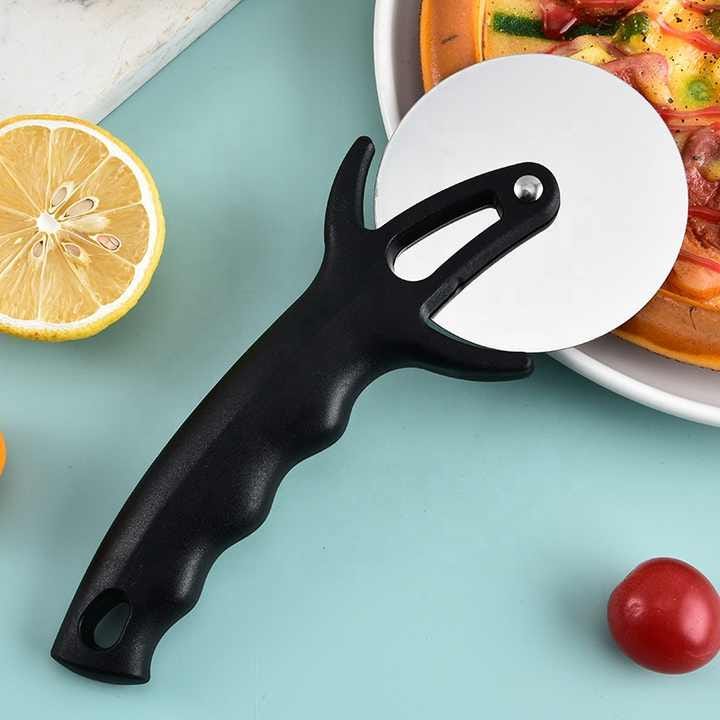 How to Choose a Stainless Steel Pizza Cutter That Lasts