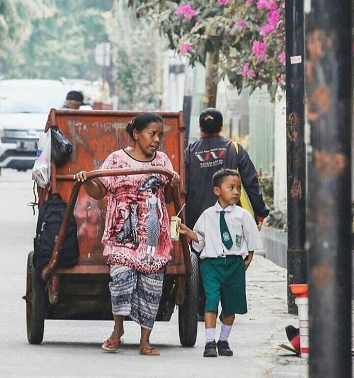 Merayakan Hari Kemerdekaan dalam Keadaan Terjajah.