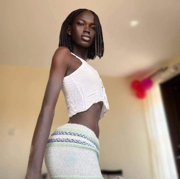 SLIM EBONY FEMALES👌 . This is not a Post against other body forms and  beauty. For goodness sake every female is beautiful. But since beauty lies  in the eyes of the beholder.