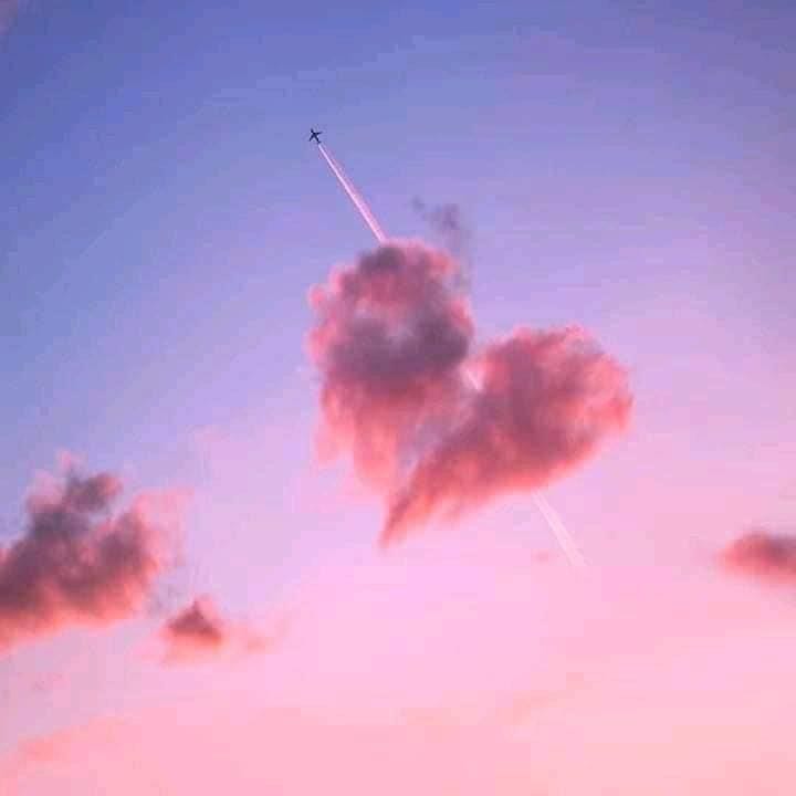 Harum Langit Merah Muda