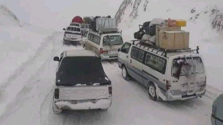 Snowfall closes all roads in Daikundi, some in Bamyan