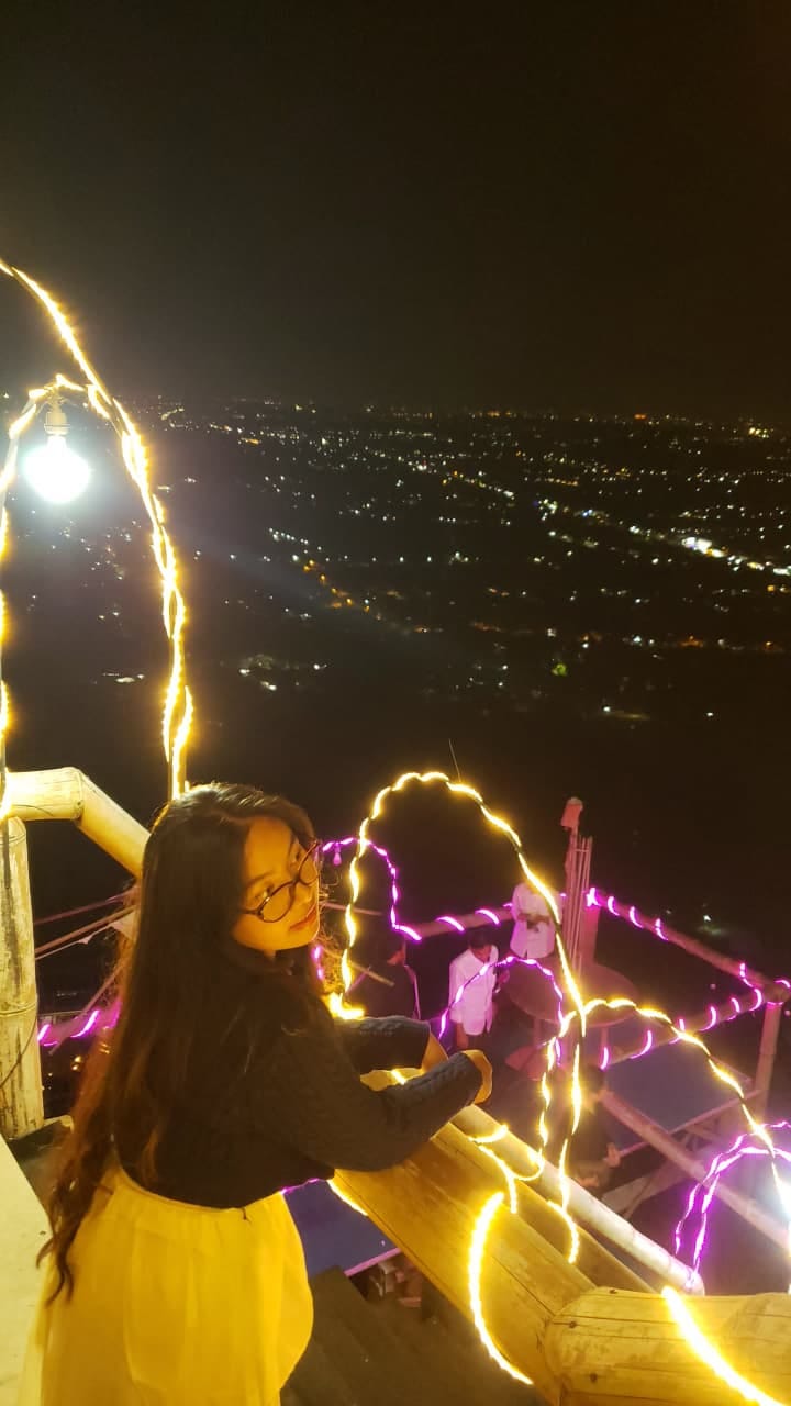 Kunang-Kunang Kota yang Overated: Sisi Lain Bukit Bintang Pemicu Vertigo