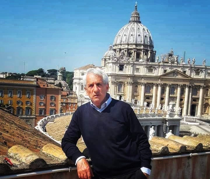 Il regista Gjon Kolndrekaj e la fede come visione