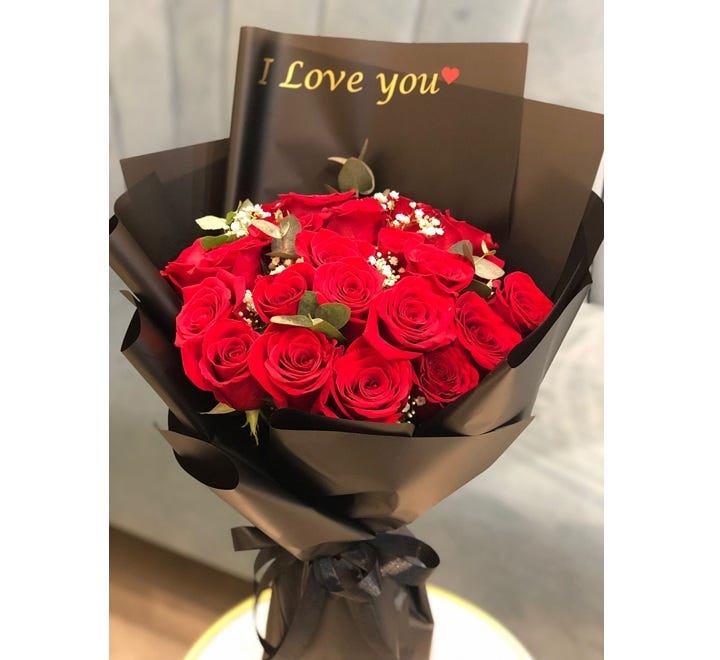 Shop Red Roses Bouquet Online in Bahrain Fresh Flowers Delivery