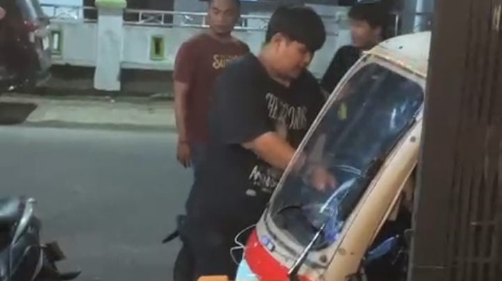 Diduga Bajai Sewa Keliling Alami Kecelakaan, Tabrak Sejumlah Motor Parkir di Pangkalpinang