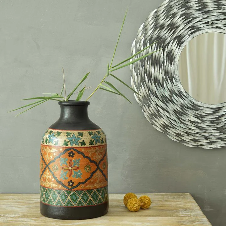 How to arrange a dozen roses in a vase? by Fabulivindia Medium