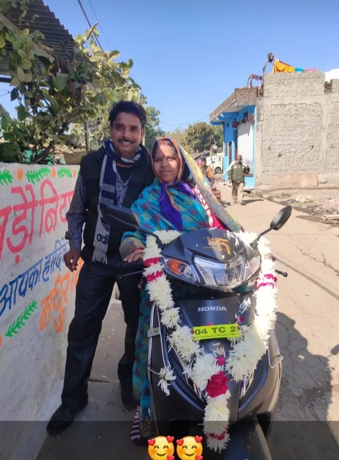 Geeta Ahirwar - Avnish's Mother