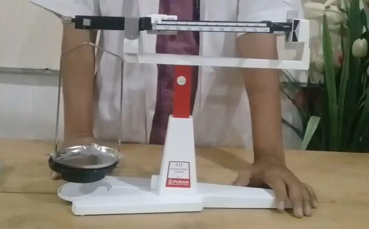 Neraca Empat Lengan : Fungsi dan Manfaat dalam Bisnis