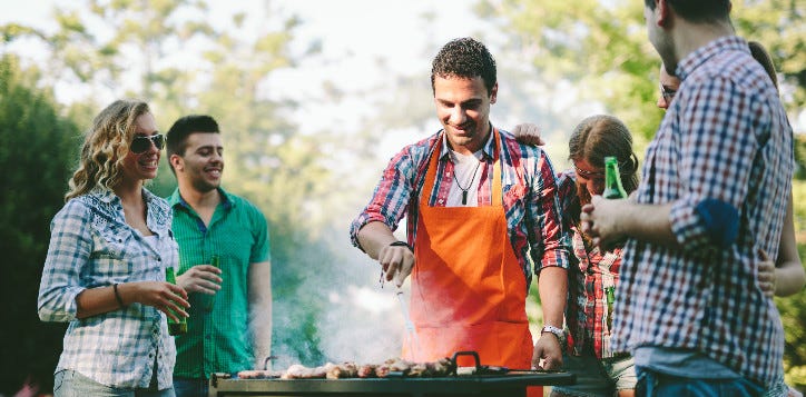 7 beneficios de hacer asados con la familia y amigos