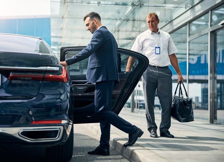 Airport Transfers in London — For Smooth and Reliable Travel | by GT Executive Cars | Medium