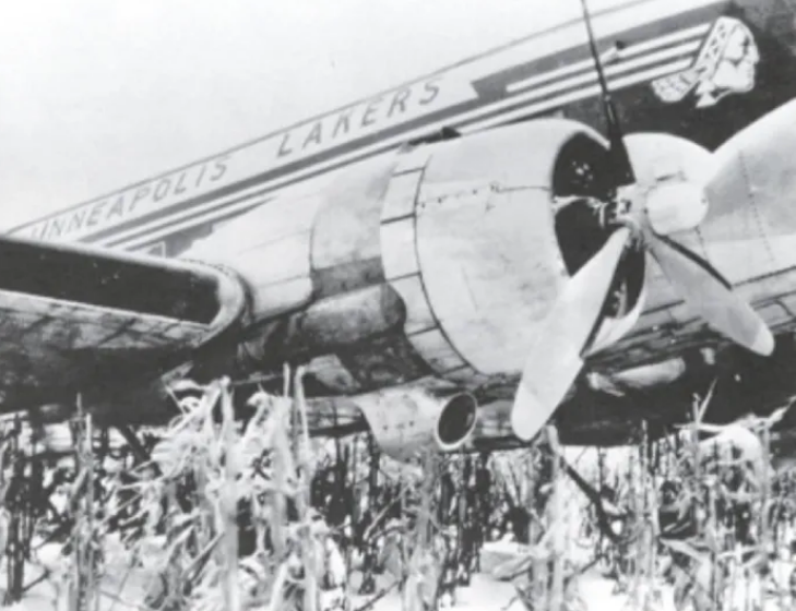 The Lakers Nearly Died in a Plane Crash