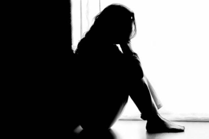 Trầm cảm nặng: Dấu hiệu, nguy cơ tự sát và điều trị