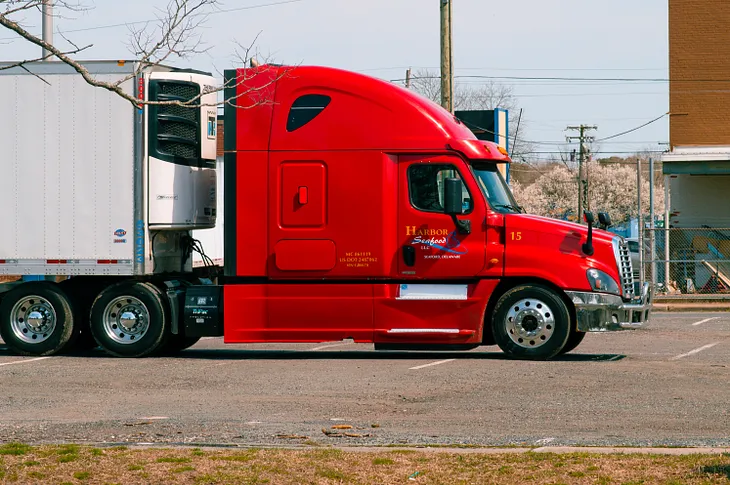 18 companies and startups that are leading the race for the autonomous trucks.