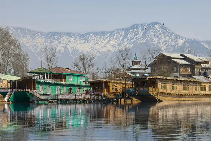 Kashmir’s Dal lake. A story about hope and change in Kashmir by Hina Fatima Khan. As Omar Abdulla becomes Kashmir CM.