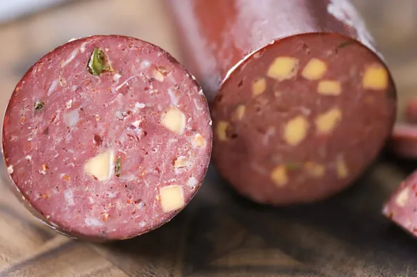 SUMMER SAUSAGE 101: HOW TO MAKE HOMEMADE VENISON SUMMER SAUSAGE