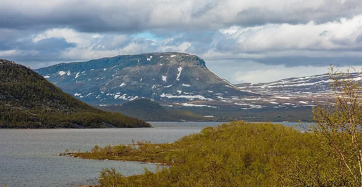 The Sámi Language