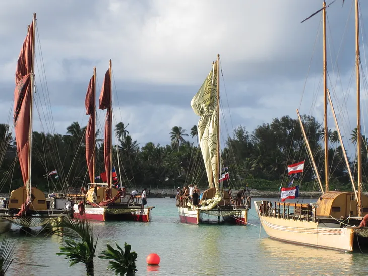 Rarotonga, Female Sailors, Bars and Climate