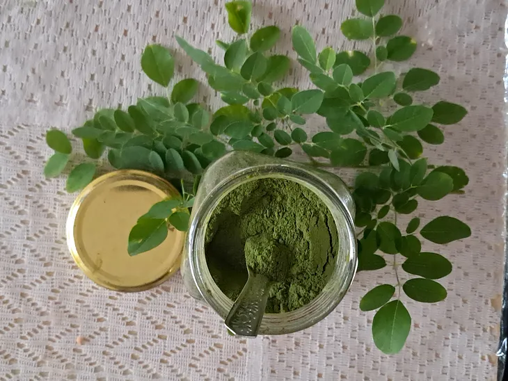 Moringa leaves and Moringa leaves powder