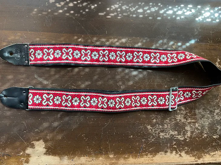 The Value of Vintage Guitar Straps: Toward a system of authentication