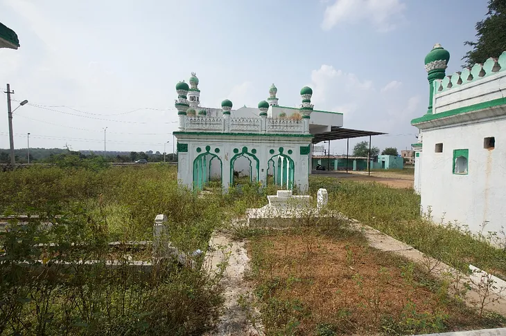 The Man with Two Graves: Chin Kalich Khan, the first Nizam’s Grandfather